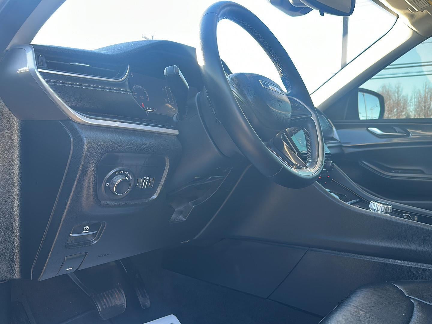 2022 Jeep Grand Cherokee L Laredo