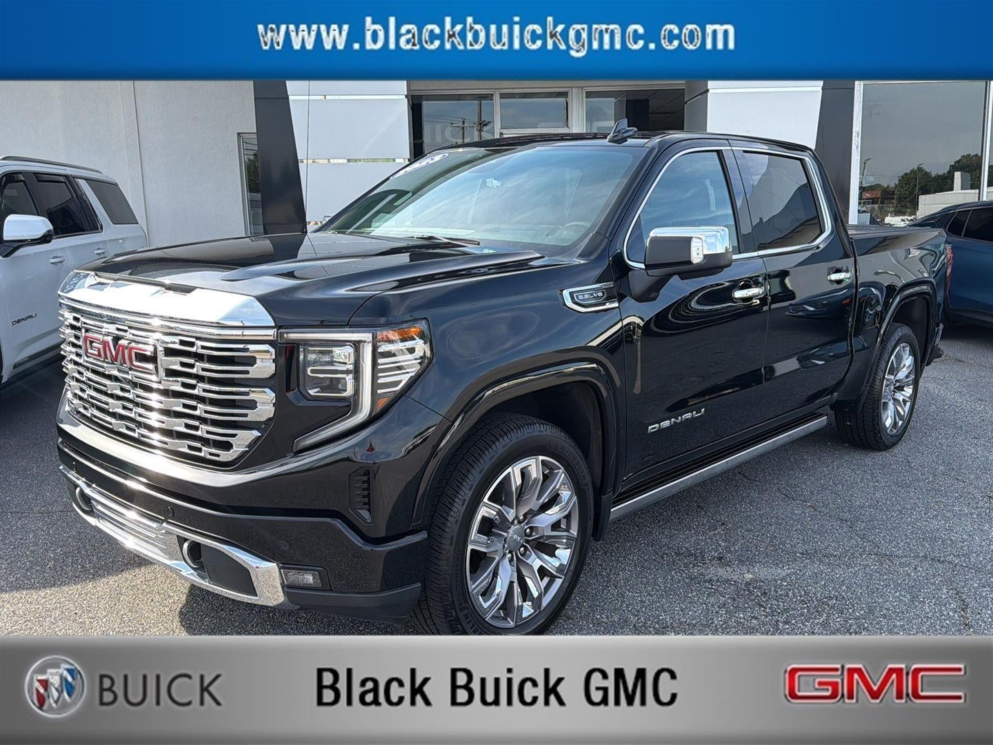 2023 GMC Sierra 4WD Crew Cab Short Box Denali's photo