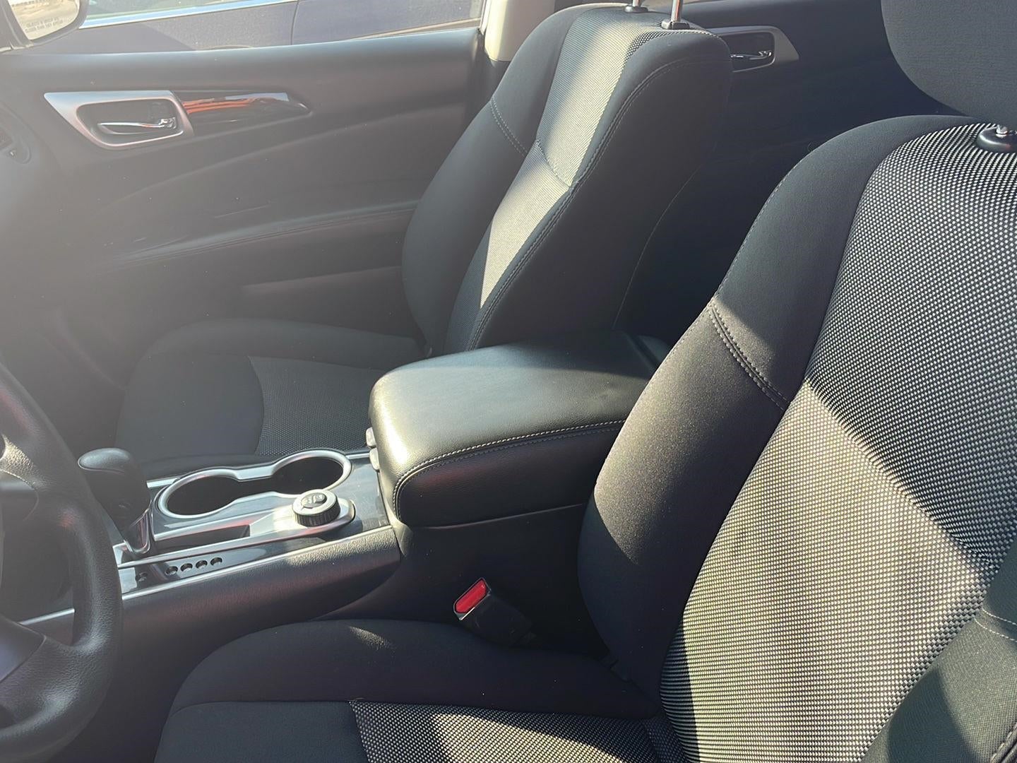 2019 Nissan Pathfinder S