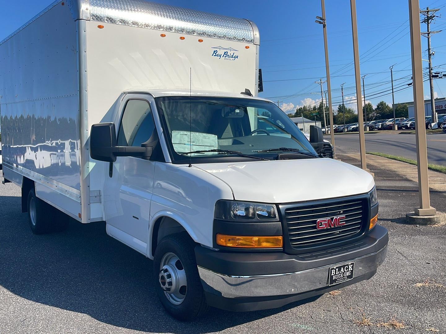 2024 GMC Savana Cutaway 3500 1WT