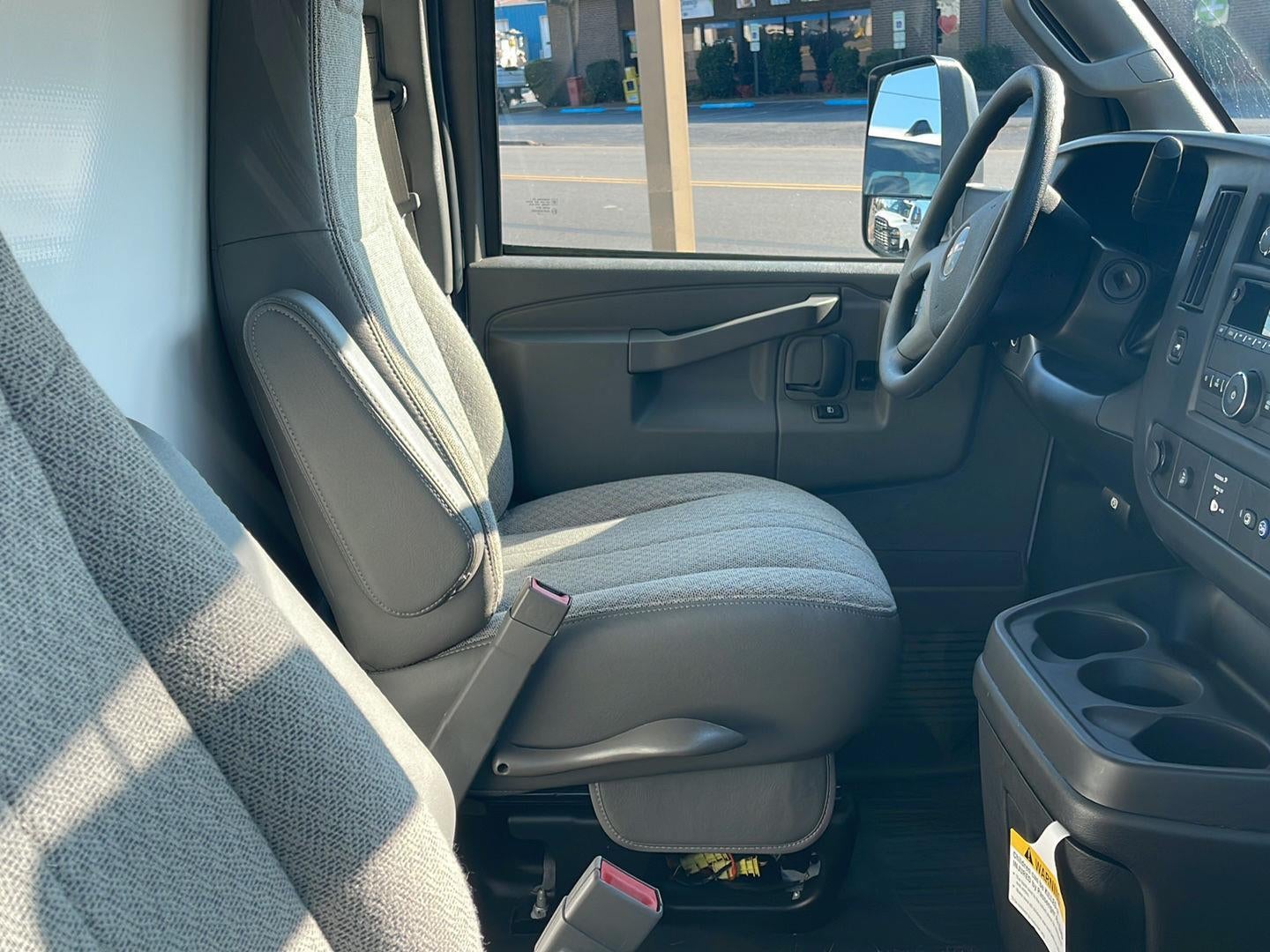 2024 GMC Savana Cutaway 3500 1WT