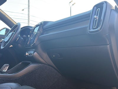 2019 Volvo XC40 R-Design