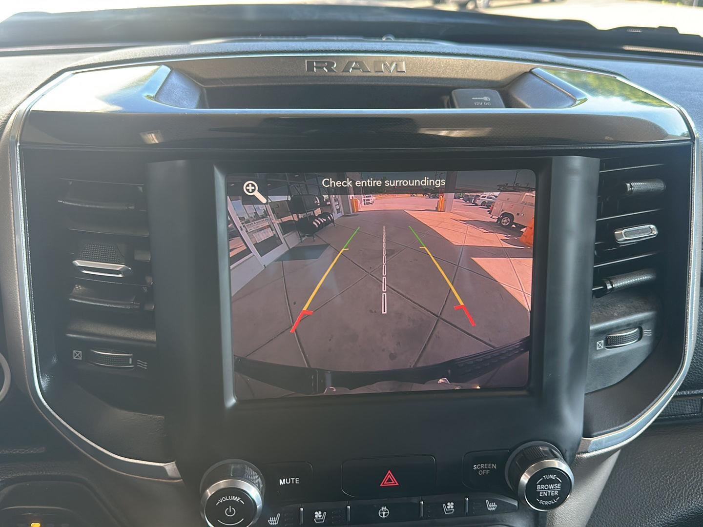 2019 RAM 1500 Laramie Crew Cab 4x4 5'7' Box