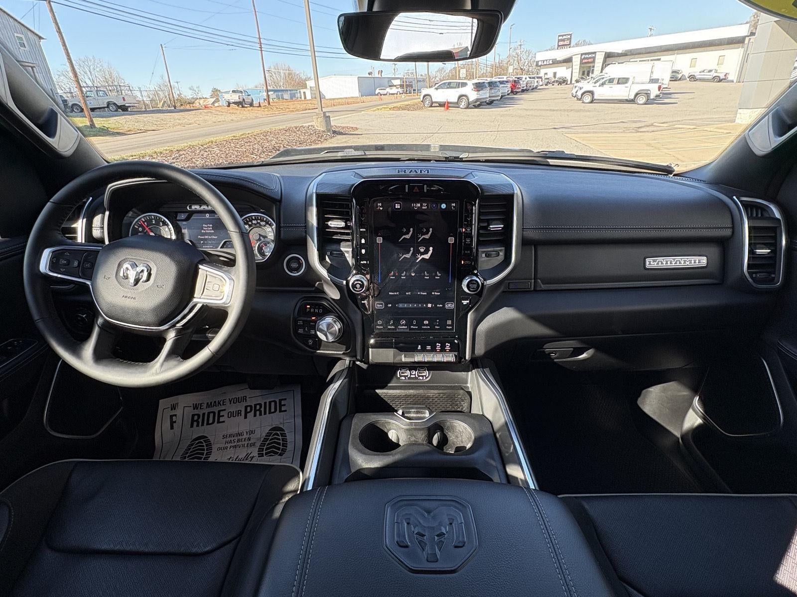 2023 RAM 1500 Laramie Crew Cab 4x4 5'7' Box