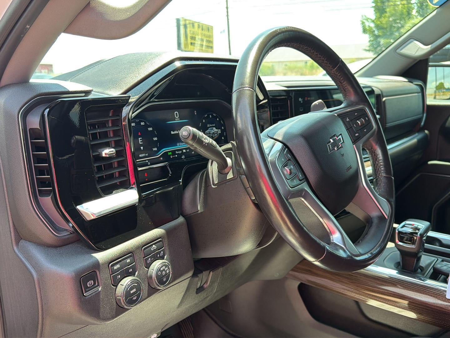 2022 Chevrolet Silverado 1500 4WD Crew Cab Short Bed RST