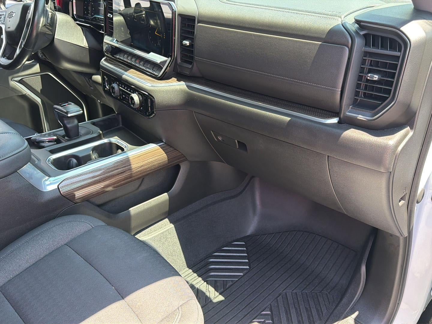 2022 Chevrolet Silverado 1500 4WD Crew Cab Short Bed RST