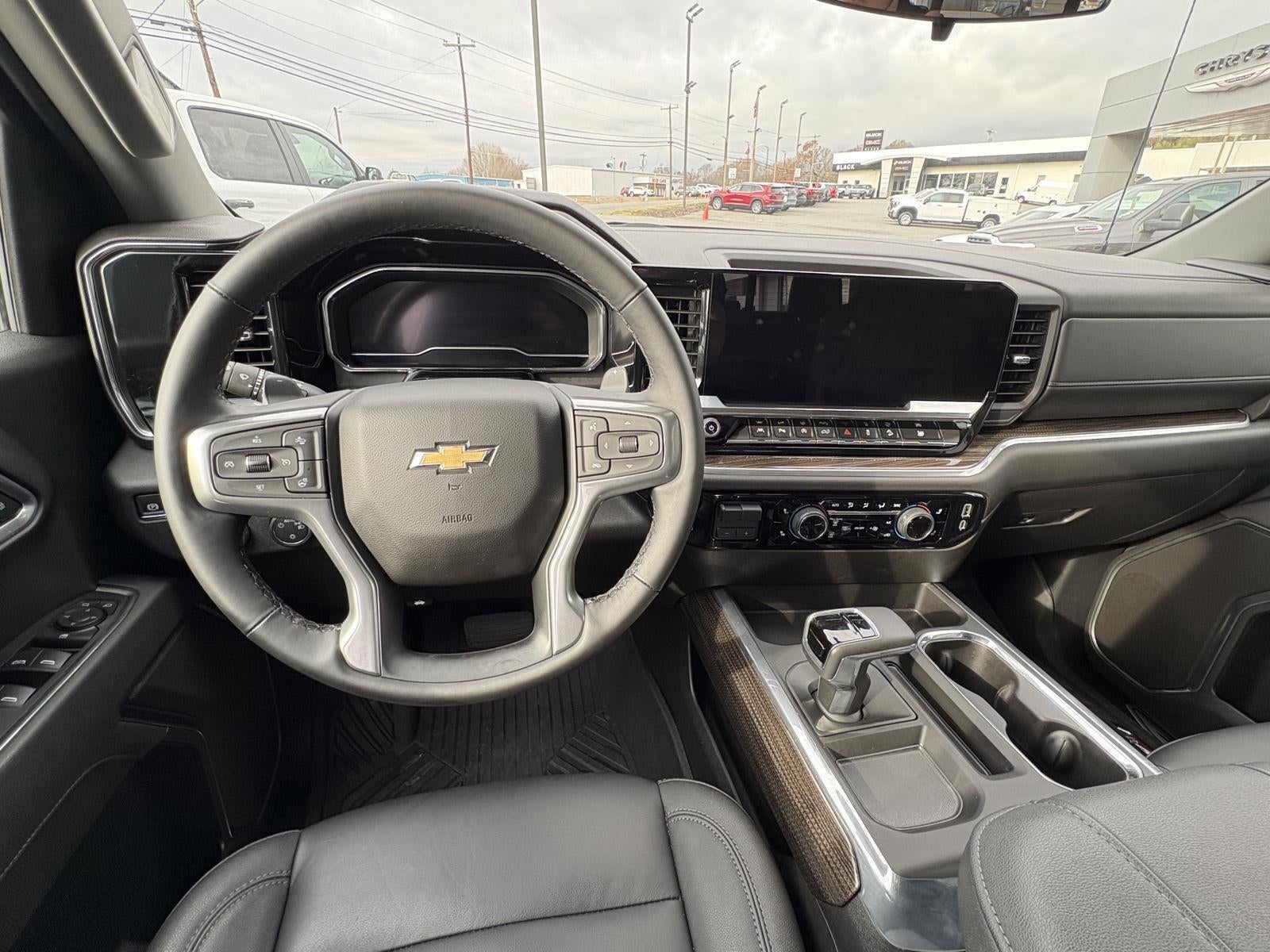 2025 Chevrolet Silverado 1500 4WD Crew Cab Standard Bed LT