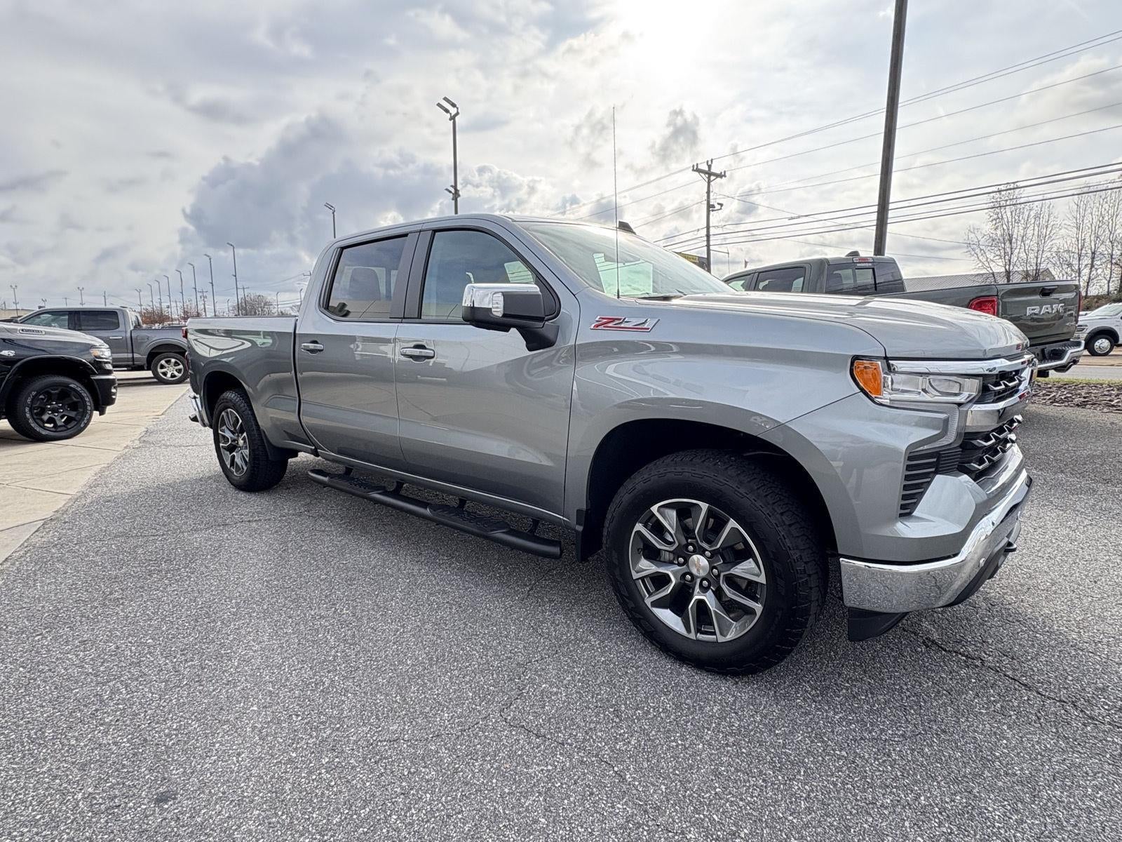 2025 Chevrolet Silverado 1500 4WD Crew Cab Standard Bed LT