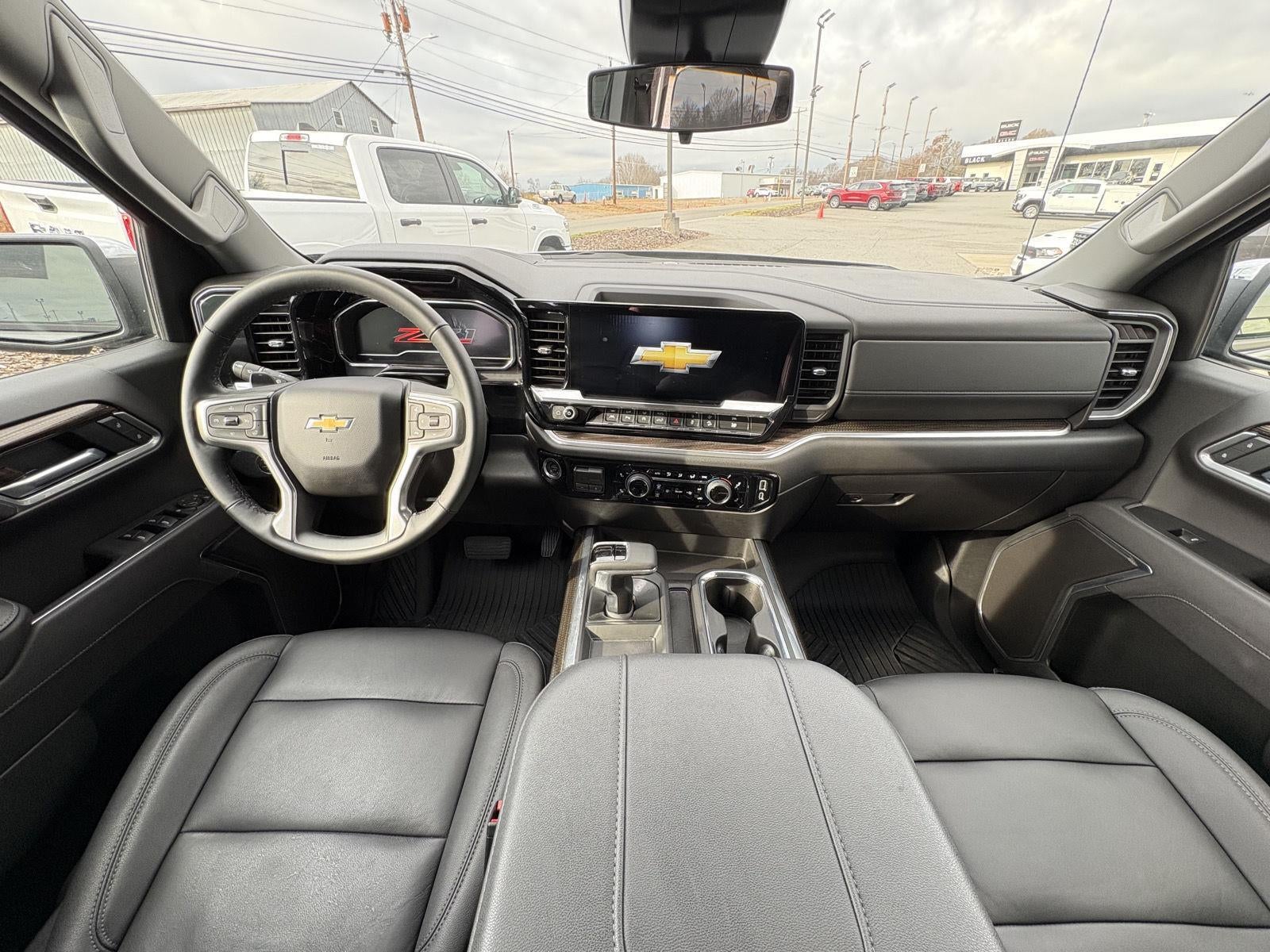 2025 Chevrolet Silverado 1500 4WD Crew Cab Standard Bed LT