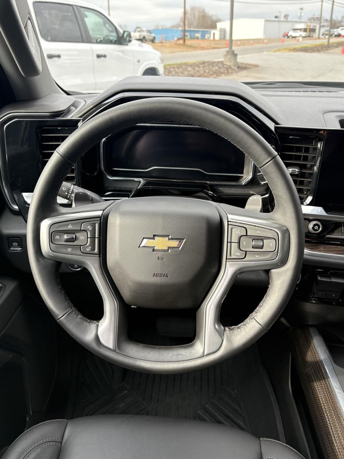 2025 Chevrolet Silverado 1500 4WD Crew Cab Standard Bed LT