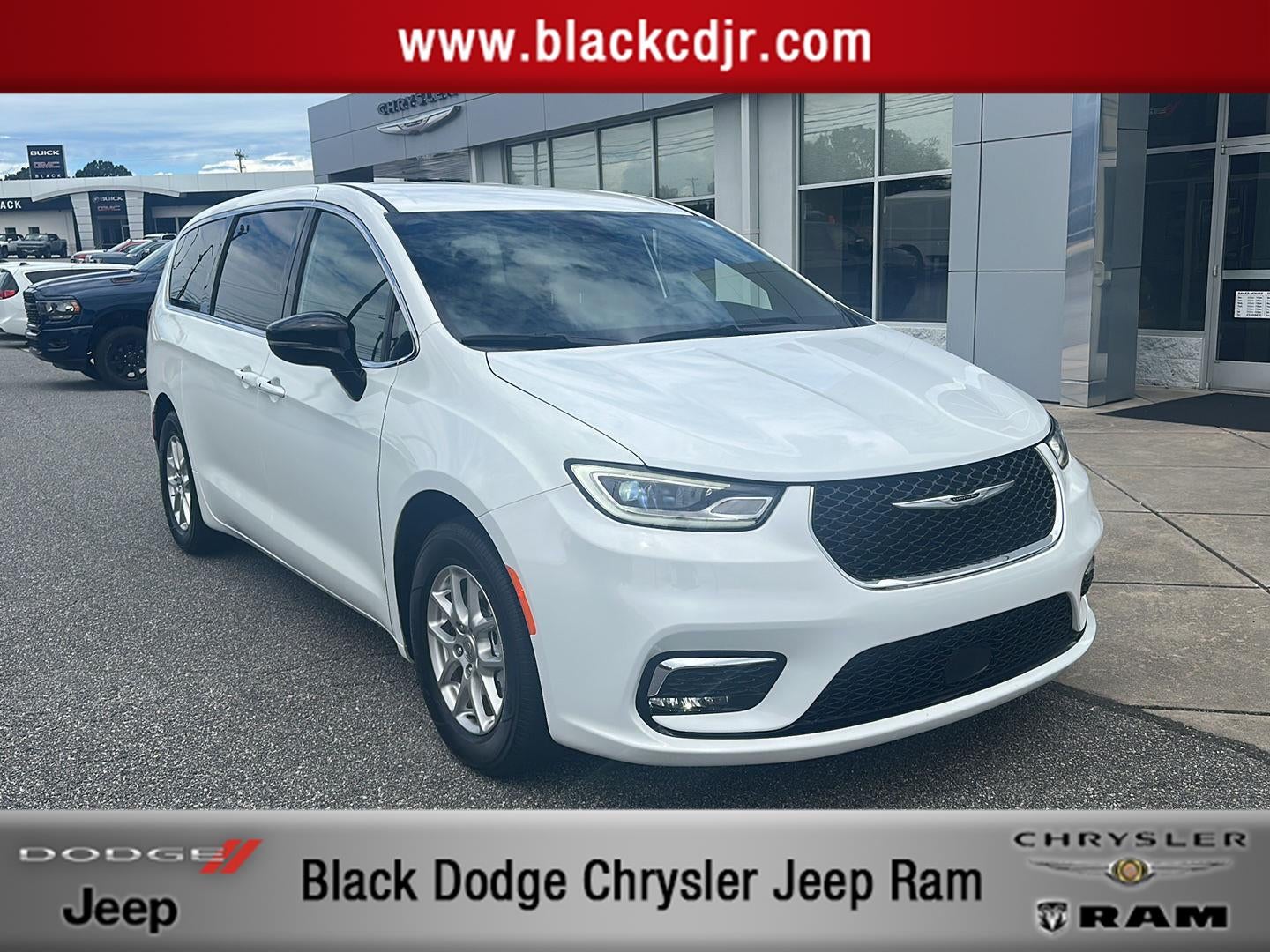 2025 Chrysler Pacifica Select