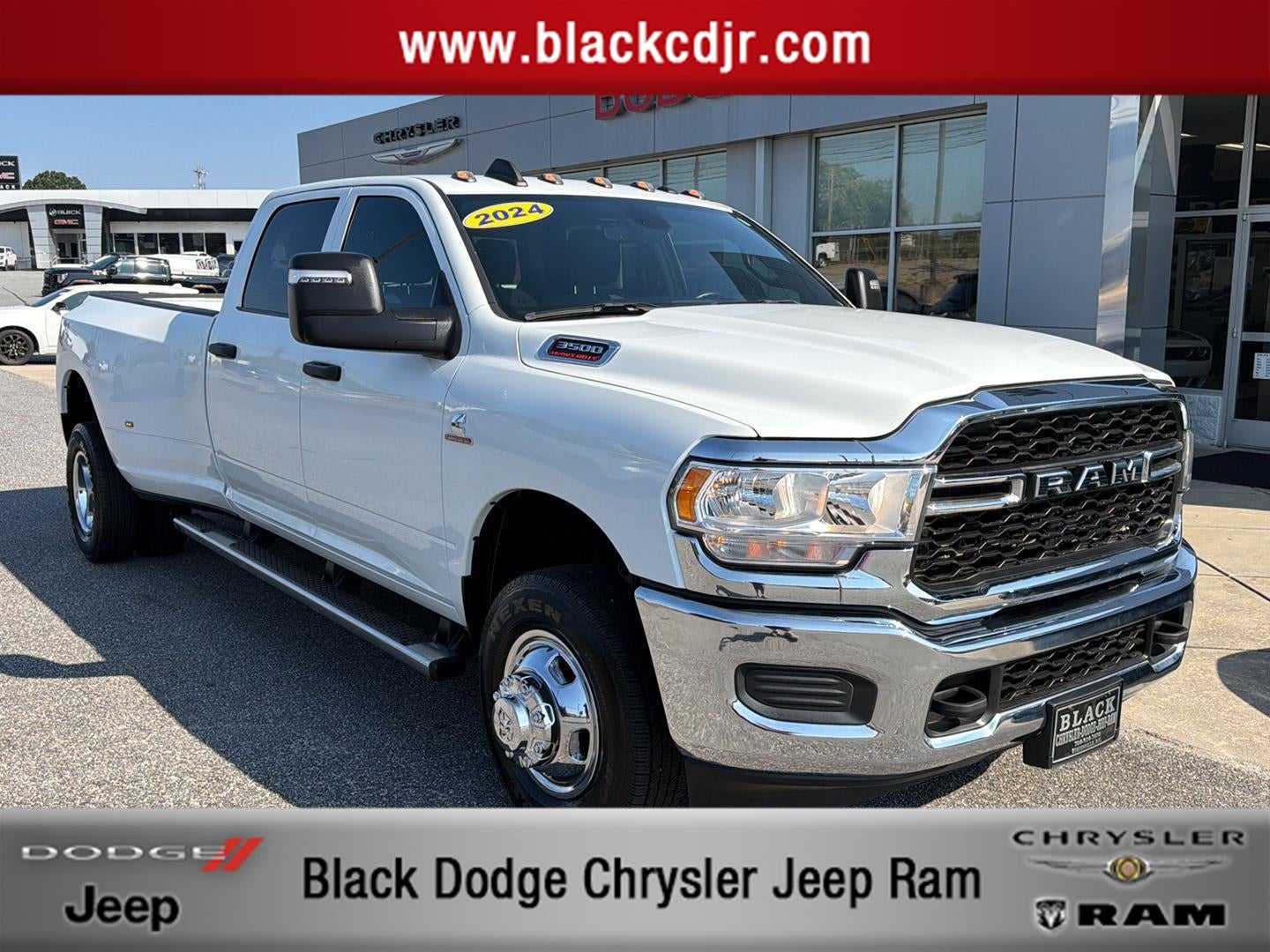 2024 RAM 3500 Tradesman Crew Cab 4x4 8' Box