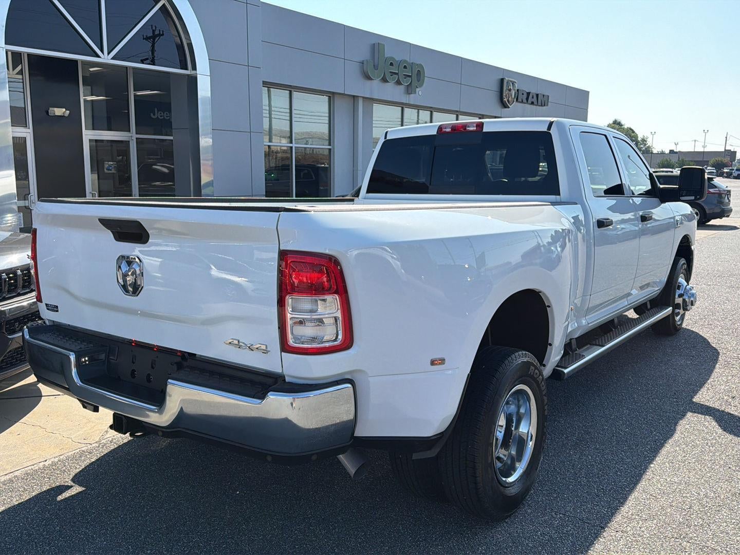 2024 RAM 3500 Tradesman Crew Cab 4x4 8' Box
