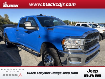 2024 RAM 3500 Tradesman Crew Cab 4x4 8' Box