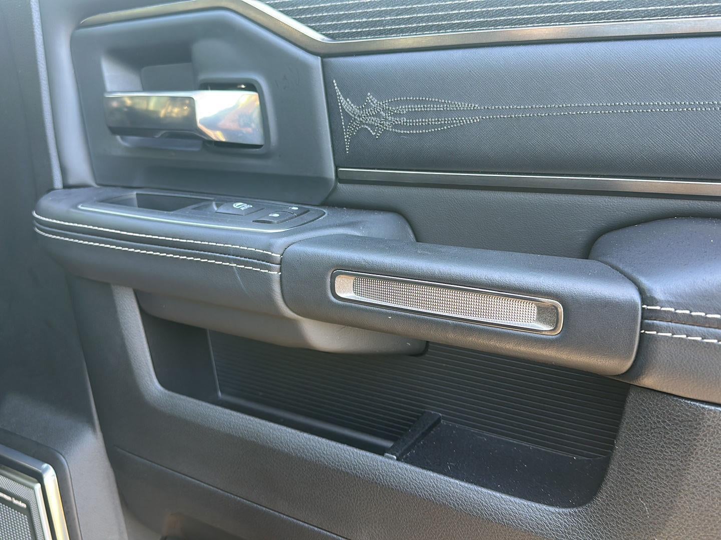 2020 RAM 2500 Limited Crew Cab 4X4 6'4' Box