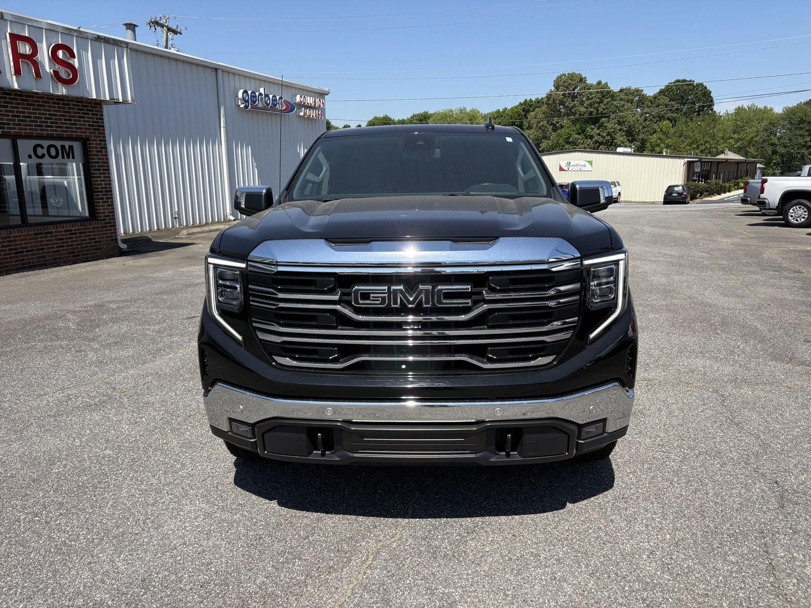 2022 GMC Sierra 1500 4WD Crew Cab Short Box SLT