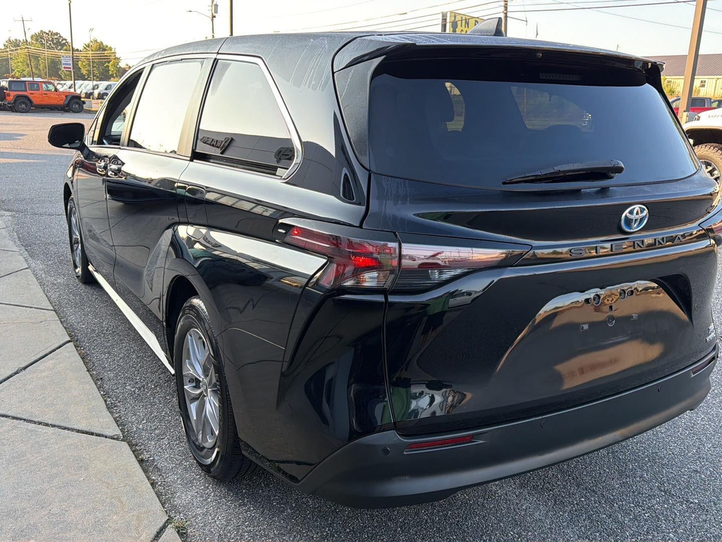 2023 Toyota Sienna XLE